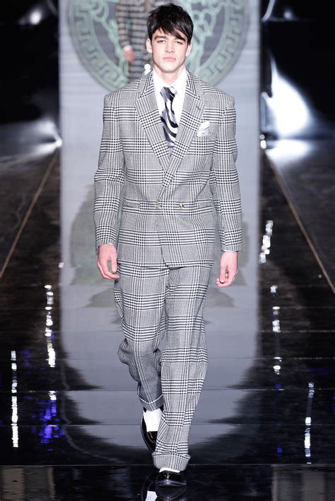 Versace Fall 2013 Menswear Collection 